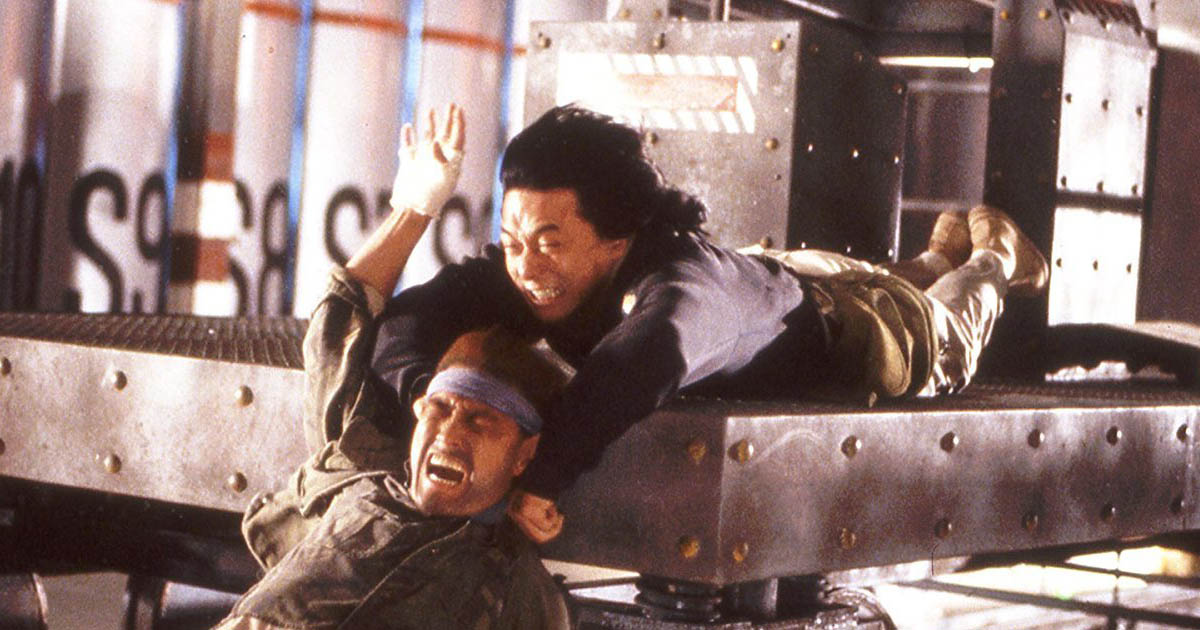 Kadr z filmu "Zbroja Boga 2" (1991).